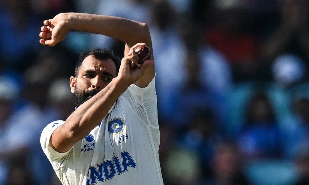 বিরিয়ানির বদলে পাঁচ উইকেট! শাস্ত্রীর ঠাট্টায় সেদিন আগুন ঝরান শামি
