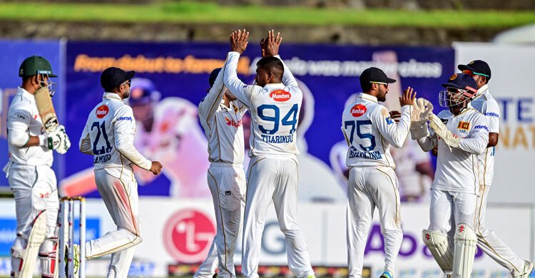 শেষ বিকেলের ধাক্কায় অনিশ্চিত বাংলাদেশের